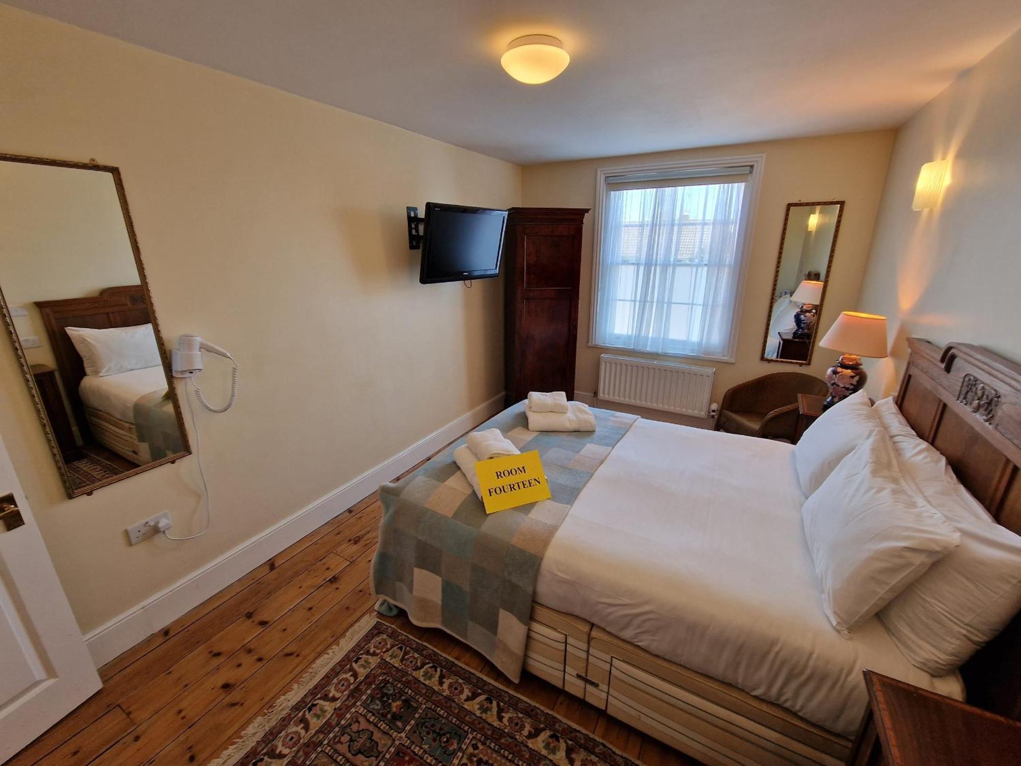 Canterbury Black Horse Bed and Breakfast Kamer foto